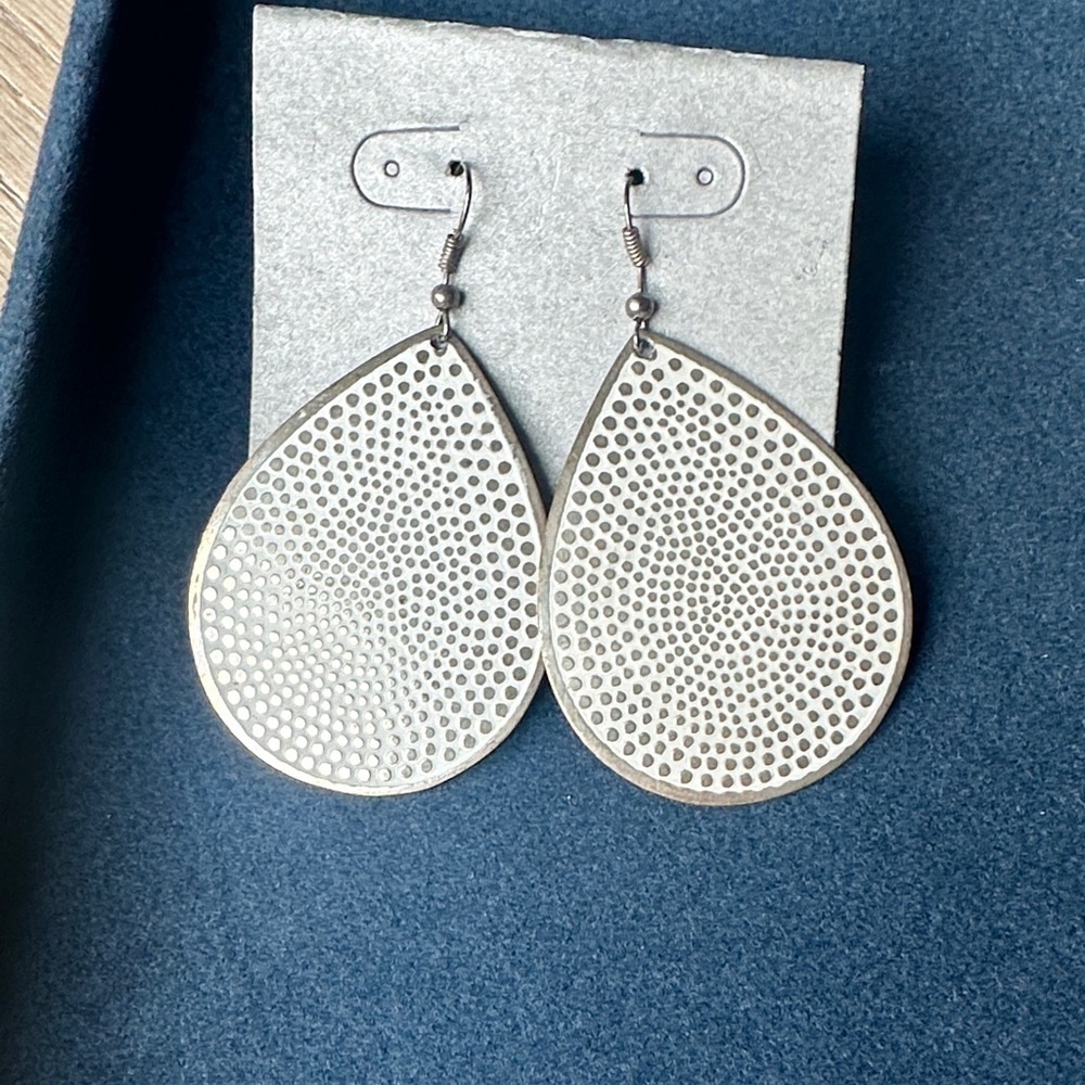 Elegant Silver Teardrop Earrings